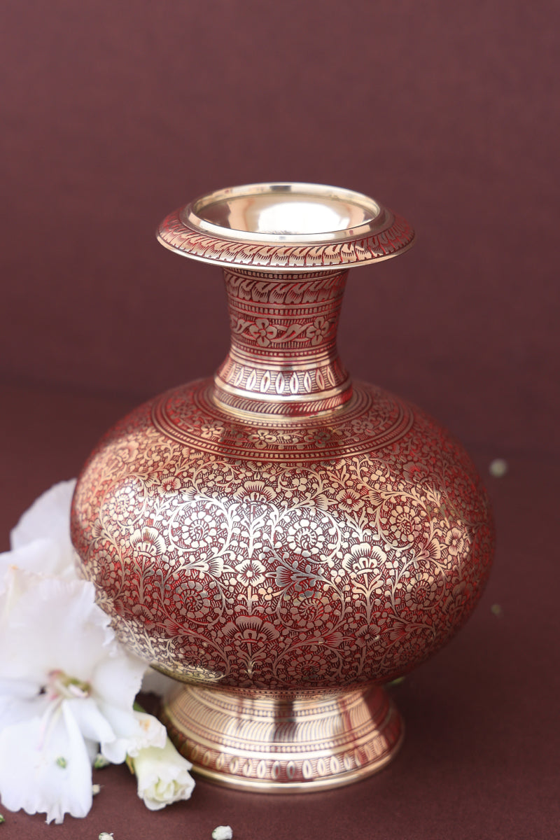 Intricate red marodi guldaan vase
