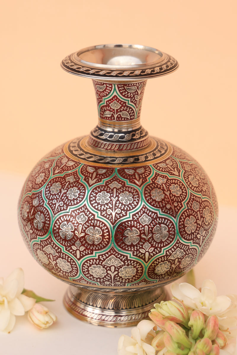 Crimson red marodi guldaan vase