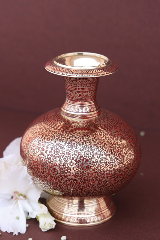 Intricate red marodi guldaan vase