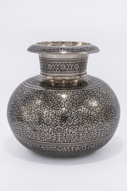 STERILING BLACK DARMIYANI MARODI GHARA