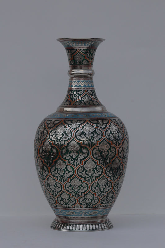 Emerald green marodi surai vase
